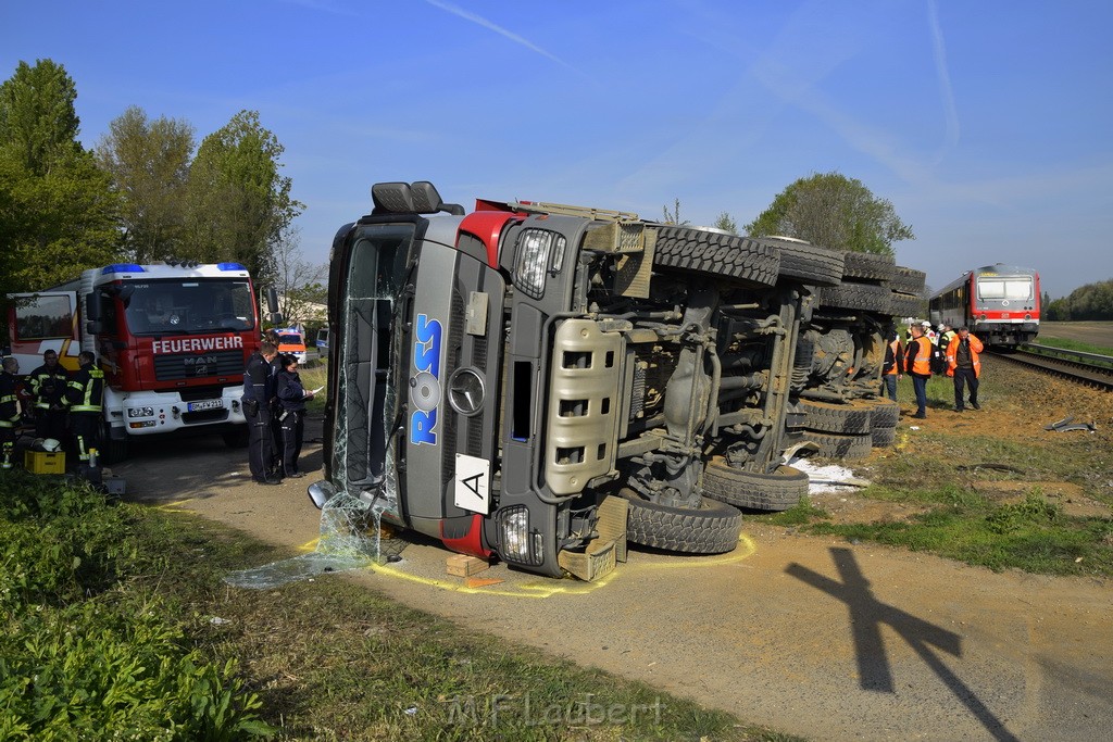 Schwerer VU LKW Zug Bergheim Kenten Koelnerstr P097.JPG - Miklos Laubert